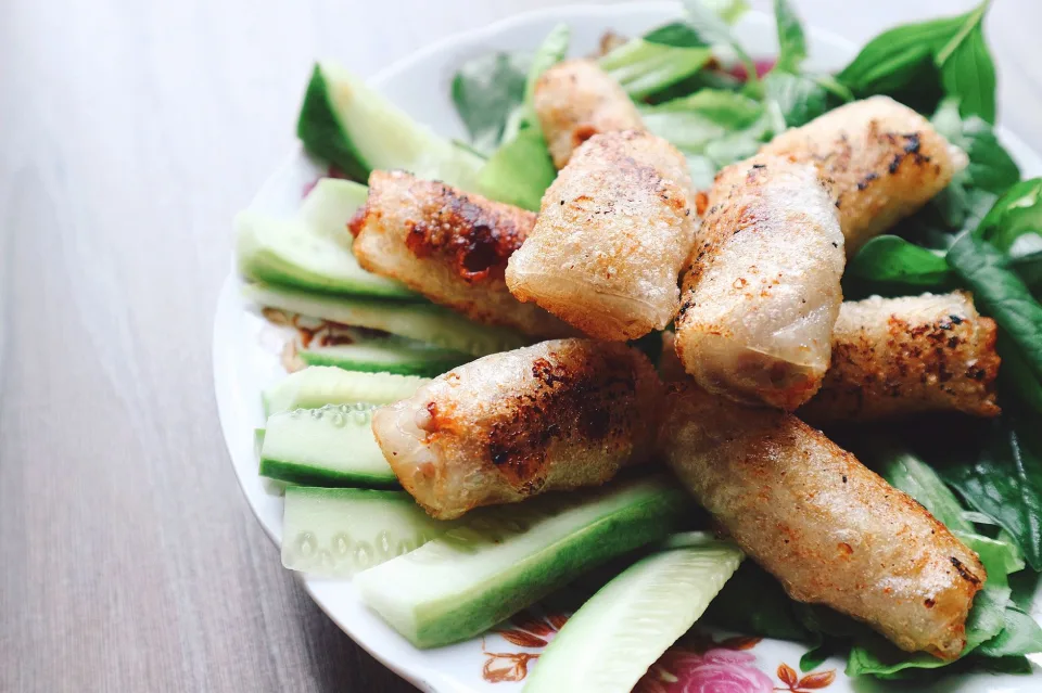 Bàn ăn tại Coor Thị Vinh